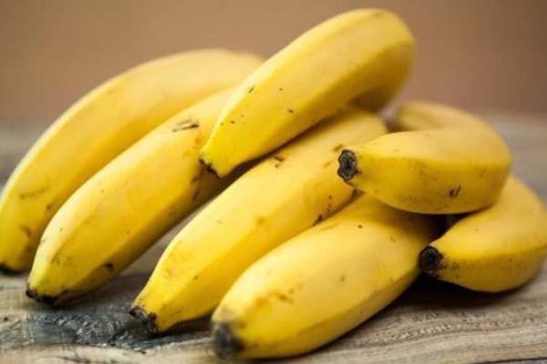 香蕉有點硬可以吃嗎 香蕉有點硬怎么讓它熟 香蕉有點硬可以吃嗎 香蕉有點硬怎么讓它熟