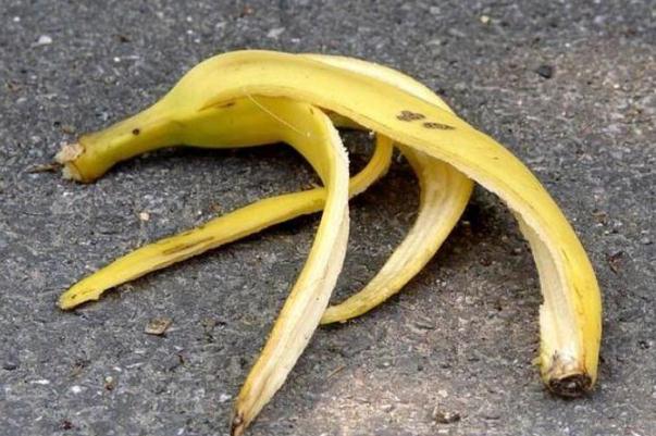 香蕉皮有黑點(diǎn)了還能吃嗎 香蕉皮有黑點(diǎn)是什么原因 香蕉皮有黑點(diǎn)了還能吃嗎 香蕉皮有黑點(diǎn)是什么原因