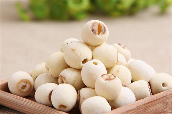 蓮子養(yǎng)胃還是傷胃 蓮子養(yǎng)胃要去芯嗎 蓮子養(yǎng)胃還是傷胃 蓮子養(yǎng)胃要去芯嗎