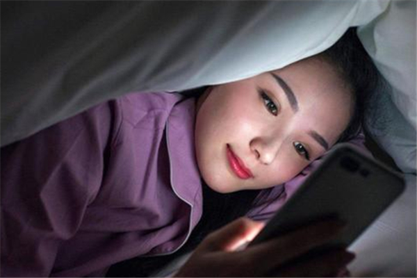 熬夜會(huì)導(dǎo)致脫發(fā)嗎 熬夜脫發(fā)怎么恢復(fù) 熬夜會(huì)導(dǎo)致脫發(fā)嗎 熬夜脫發(fā)怎么恢復(fù)