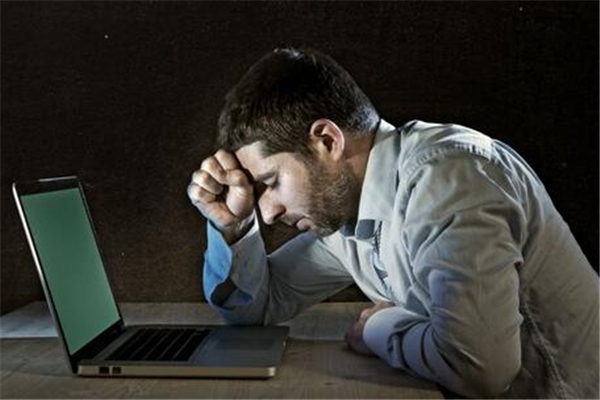 抑郁癥和抑郁情緒的區(qū)別 如何分辨自己是不是抑郁癥 抑郁癥和抑郁情緒的區(qū)別 如何分辨自己是不是抑郁癥