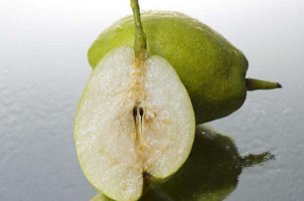 梨子可以空腹吃嗎 空腹吃梨子會怎樣 梨子可以空腹吃嗎 空腹吃梨子會怎樣