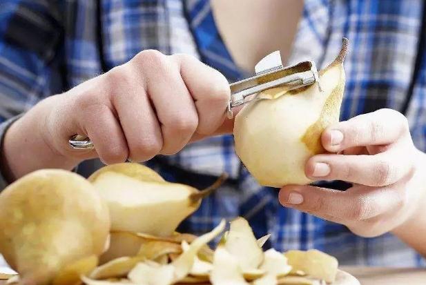 梨子能帶皮吃嗎 吃梨帶皮吃好嗎 梨子能帶皮吃嗎 吃梨帶皮吃好嗎