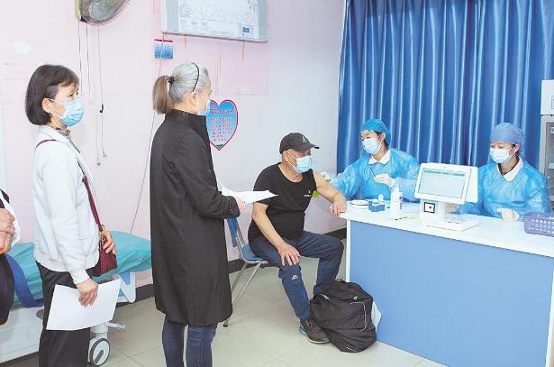 打新冠疫苗有什么不良反應(yīng) 打新冠疫苗胳膊疼怎么回事 打新冠疫苗有什么不良反應(yīng) 打新冠疫苗胳膊疼怎么回事