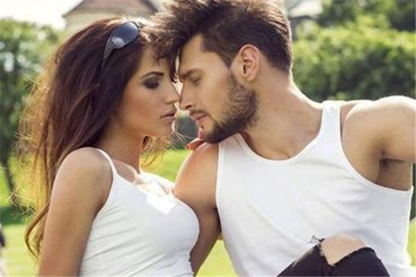 男性乳腺癌早期有什么癥狀 乳腺癌男性會(huì)得嗎 男性乳腺癌早期有什么癥狀 乳腺癌男性會(huì)得嗎