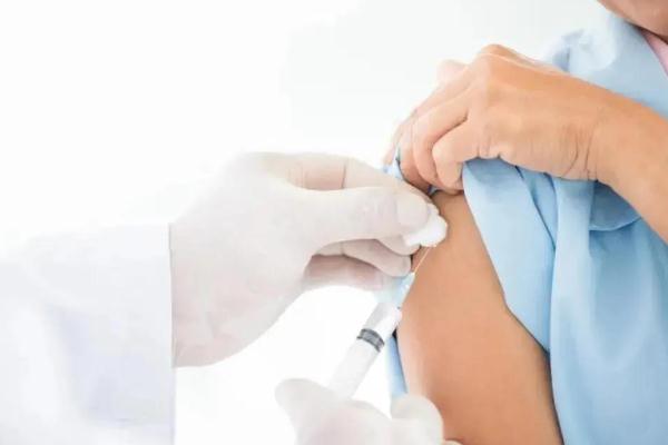 打新冠疫苗有什么不良反應(yīng) 打新冠疫苗胳膊疼怎么回事 打新冠疫苗有什么不良反應(yīng) 打新冠疫苗胳膊疼怎么回事