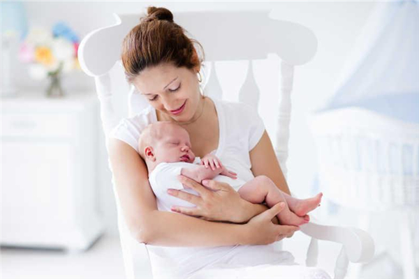 產(chǎn)后奶水不足什么原因 產(chǎn)后奶水少怎么辦 產(chǎn)后奶水不足什么原因 產(chǎn)后奶水少怎么辦