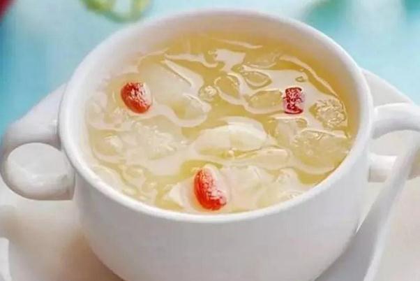 梨子皮可以煮水喝嗎 梨子皮煮水喝有什么功效 梨子皮可以煮水喝嗎 梨子皮煮水喝有什么功效