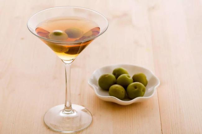 李子泡酒的方法步驟 李子泡酒能保存多久 李子泡酒的方法步驟 李子泡酒能保存多久