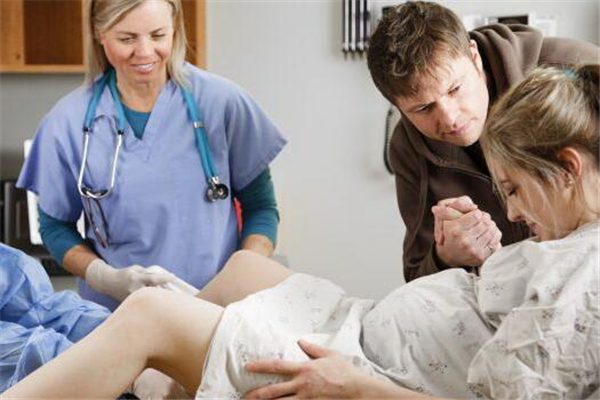 分娩時可以打無痛針嗎 分娩時打無痛針有哪些風險 分娩時可以打無痛針嗎 分娩時打無痛針有哪些風險