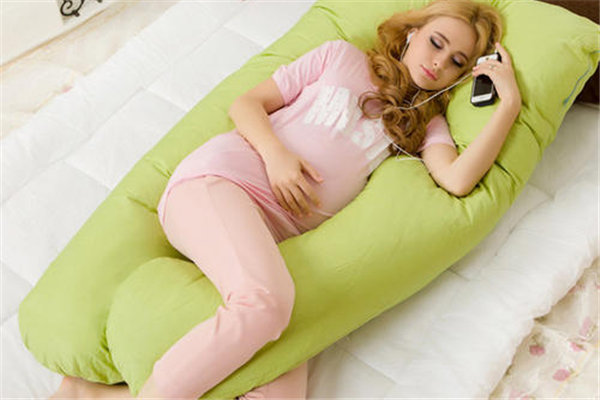 水中分娩是怎么分娩 水中分娩是不是不痛 水中分娩是怎么分娩 水中分娩是不是不痛