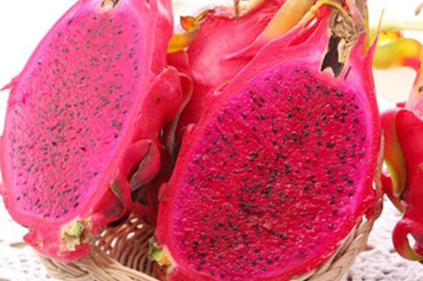 火龍果可以晚上吃嗎 晚上吃火龍果好嗎 火龍果可以晚上吃嗎 晚上吃火龍果好嗎