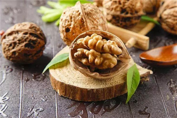 核桃發(fā)苦能吃嗎 核桃怎么挑選好壞 核桃發(fā)苦能吃嗎 核桃怎么挑選好壞