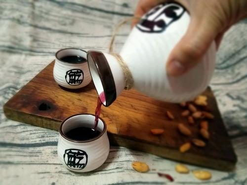 泡桑葚酒需要什么材料 泡桑葚酒可以放枸杞和紅棗嗎 泡桑葚酒需要什么材料 泡桑葚酒可以放枸杞和紅棗嗎