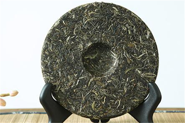 茶餅可以放多久 茶餅發(fā)霉了還可以喝嗎 茶餅可以放多久 茶餅發(fā)霉了還可以喝嗎