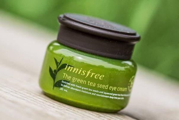 眼霜可以早上涂嗎 眼霜到底早上涂還是晚上涂 眼霜可以早上涂嗎 眼霜到底早上涂還是晚上涂