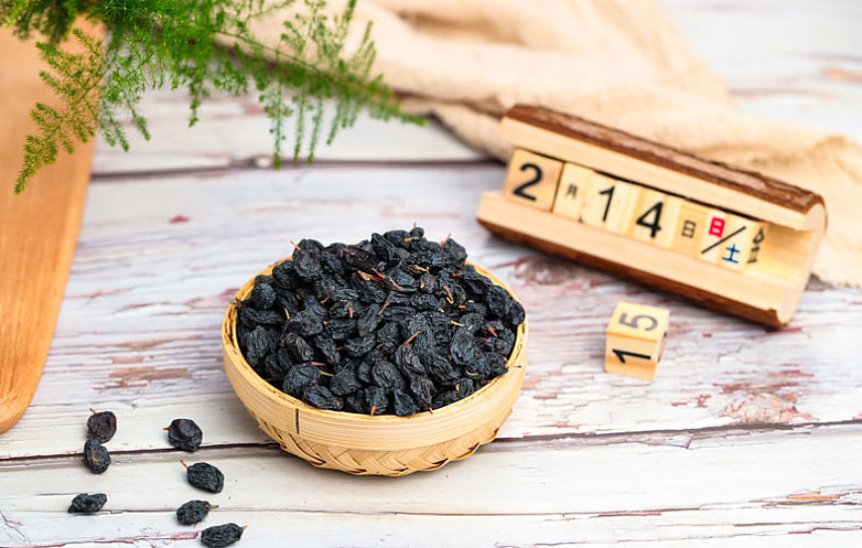 黑加侖葡萄干的功效與作用 黑加侖葡萄干補(bǔ)腎嗎 黑加侖葡萄干的功效與作用 黑加侖葡萄干補(bǔ)腎嗎