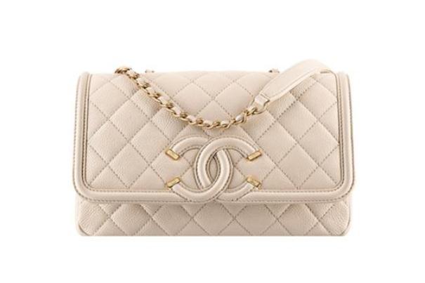 香奈兒包包有線頭正常嗎 香奈兒包包有幾個(gè)系列 香奈兒包包有線頭正常嗎 香奈兒包包有幾個(gè)系列