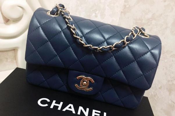 香奈兒包包的標志是什么樣子的 香奈兒包包的皮質是什么 香奈兒包包的標志是什么樣子的 香奈兒包包的皮質是什么