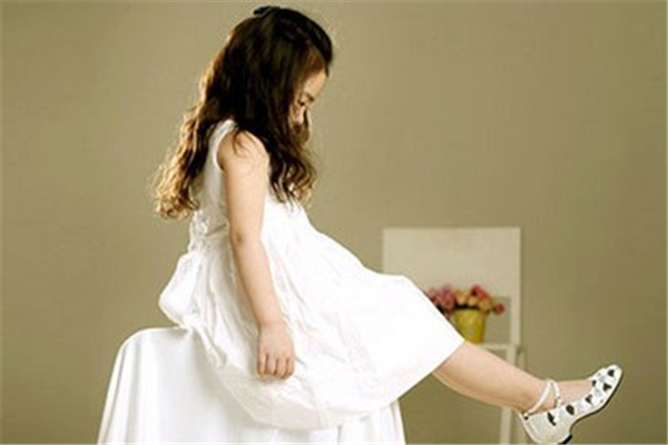 兒童幾歲說話正常 兒童不說話怎么回事 兒童幾歲說話正常 兒童不說話怎么回事