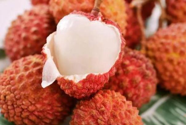 荔枝多吃會上火嗎 如何吃荔枝不上火 荔枝多吃會上火嗎 如何吃荔枝不上火