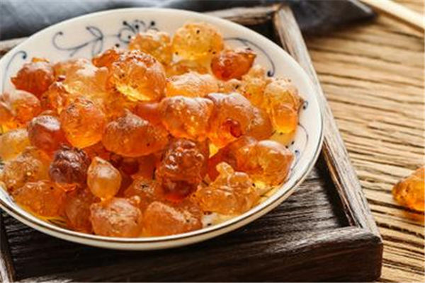 桃膠與阿膠的區(qū)別 桃膠和阿膠哪個好 桃膠與阿膠的區(qū)別 桃膠和阿膠哪個好