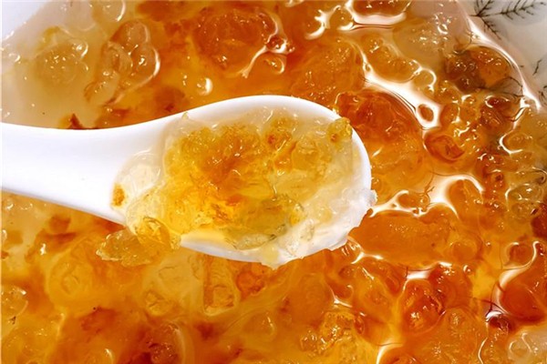 桃膠阿膠可以一起燉嗎 桃膠跟什么燉最好 桃膠阿膠可以一起燉嗎 桃膠跟什么燉最好