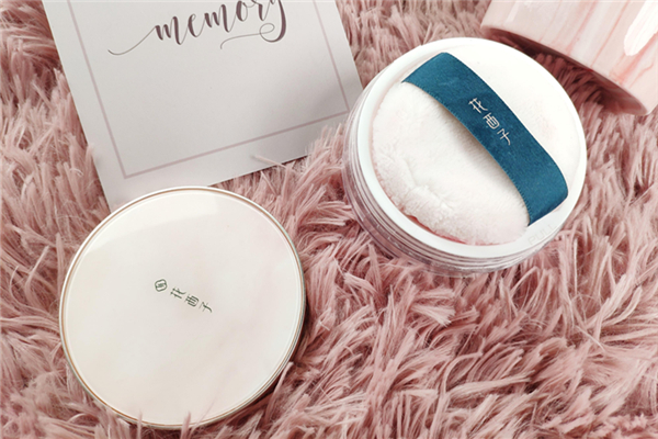 花西子空氣蜜粉怎么樣 花西子空氣蜜粉是散粉嗎 花西子空氣蜜粉怎么樣 花西子空氣蜜粉是散粉嗎