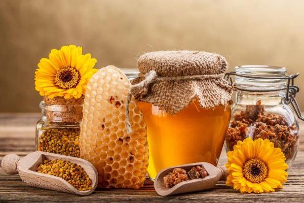 低血糖要多吃糖嗎 低血糖要吃什么食物 低血糖要多吃糖嗎 低血糖要吃什么食物