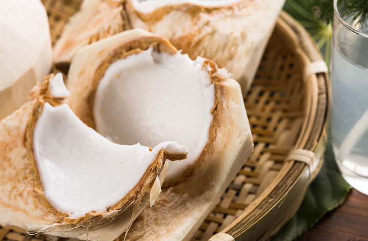 泰國奶椰的功效與作用 泰國奶椰的食用方式和注意事項 泰國奶椰的功效與作用 泰國奶椰的食用方式和注意事項