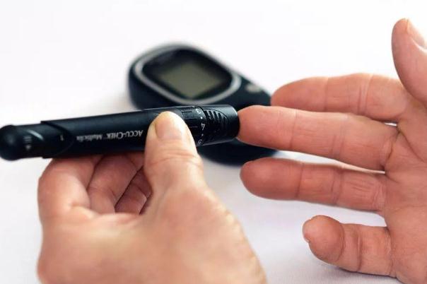 低血糖可以獻血嗎 低血糖可以喝酒嗎 低血糖可以獻血嗎 低血糖可以喝酒嗎