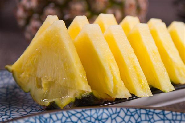 鳳梨什么季節(jié)最好吃 鳳梨是哪里產(chǎn)的 鳳梨什么季節(jié)最好吃 鳳梨是哪里產(chǎn)的