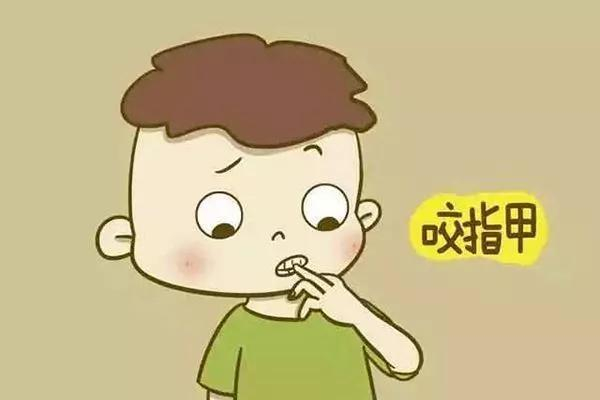 寶寶啃指甲怎么回事 寶寶啃指甲是缺什么 寶寶啃指甲怎么回事 寶寶啃指甲是缺什么