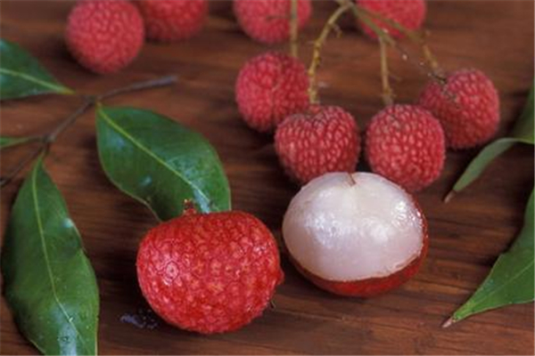 孕婦可以吃荔枝嗎 孕婦吃荔枝對(duì)胎兒有什么影響 孕婦可以吃荔枝嗎 孕婦吃荔枝對(duì)胎兒有什么影響