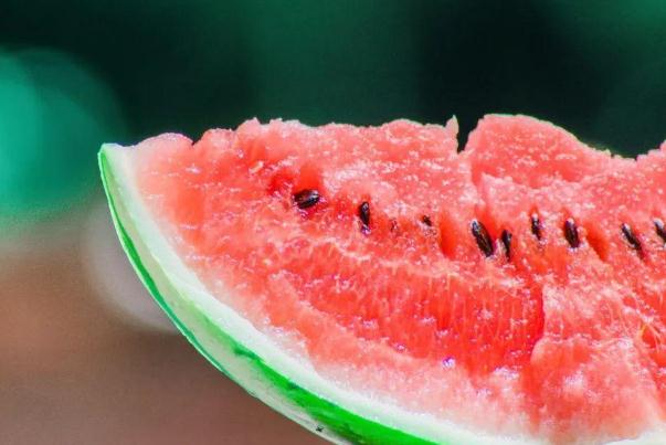 西瓜可以放多長時(shí)間 什么樣的西瓜耐儲存 西瓜可以放多長時(shí)間 什么樣的西瓜耐儲存