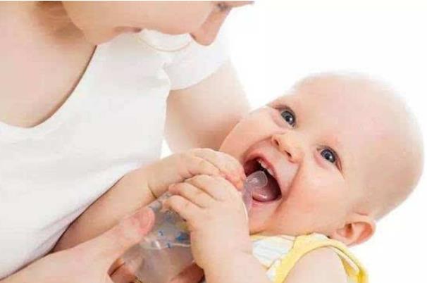 嬰兒溢奶的主要原因 嬰兒溢奶的處理方法 嬰兒溢奶的主要原因 嬰兒溢奶的處理方法