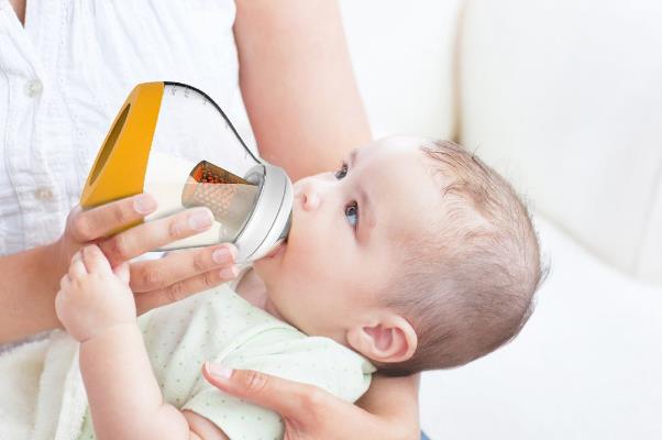 嬰兒溢奶頻繁是什么原因 嬰兒溢奶頻繁是消化不良嗎 嬰兒溢奶頻繁是什么原因 嬰兒溢奶頻繁是消化不良嗎