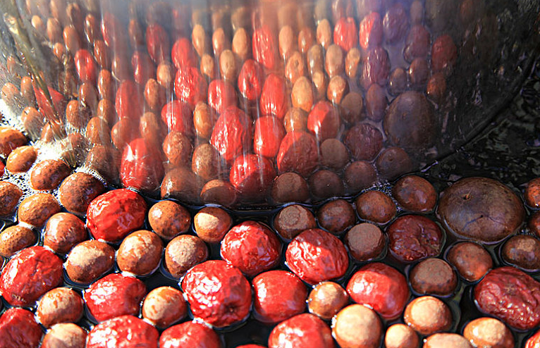 酸棗仁泡水喝一次放多少克 酸棗仁泡水可以天天喝嗎 酸棗仁泡水喝一次放多少克 酸棗仁泡水可以天天喝嗎