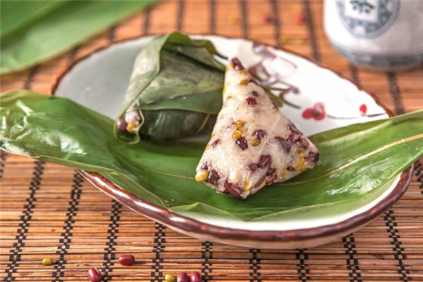 粽子到底是煮還是蒸 粽子怎么煮才好吃 粽子到底是煮還是蒸 粽子怎么煮才好吃