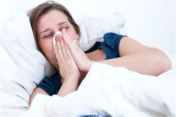 冷感冒和熱感冒區(qū)別 冷感冒和熱感冒哪個(gè)嚴(yán)重 冷感冒和熱感冒區(qū)別 冷感冒和熱感冒哪個(gè)嚴(yán)重