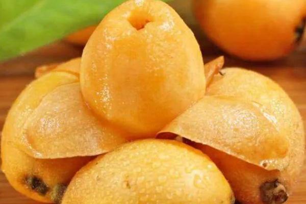 枇杷皮可以吃嗎 枇杷皮有什么功效與作用 枇杷皮可以吃嗎 枇杷皮有什么功效與作用