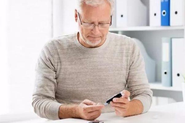 高血糖會引起尿頻嗎 高血糖會引起嗜睡嗎 高血糖會引起尿頻嗎 高血糖會引起嗜睡嗎