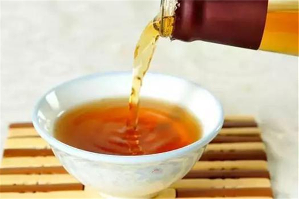 雄黃酒可以消毒嗎 雄黃酒能擦身上嗎 雄黃酒可以消毒嗎 雄黃酒能擦身上嗎