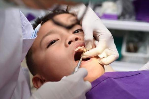 兒童換牙齒有松動多久掉 兒童換牙齒哪幾顆不換 兒童換牙齒有松動多久掉 兒童換牙齒哪幾顆不換