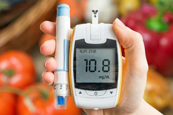 高血糖和糖尿病的區(qū)別 高血糖是怎么引起的 高血糖和糖尿病的區(qū)別 高血糖是怎么引起的