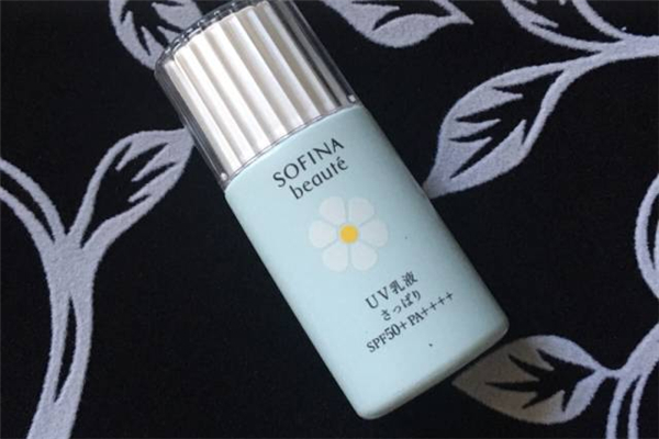 防曬霜多久補(bǔ)一次 防曬霜需要隨身攜帶嗎 防曬霜多久補(bǔ)一次 防曬霜需要隨身攜帶嗎