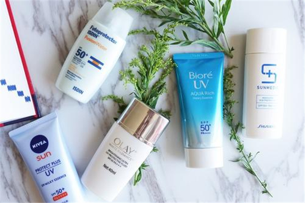 防曬霜多久補(bǔ)一次 防曬霜需要隨身攜帶嗎 防曬霜多久補(bǔ)一次 防曬霜需要隨身攜帶嗎