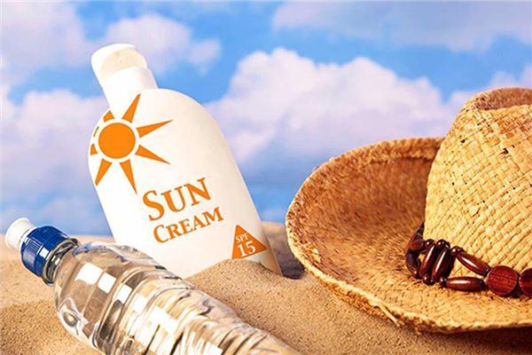 防曬霜出油是怎么回事 防曬霜出油還能用嗎 防曬霜出油是怎么回事 防曬霜出油還能用嗎