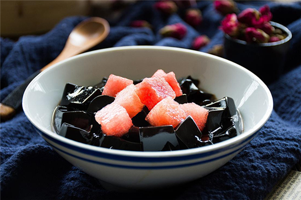 龜苓膏可以減肥嗎 龜苓膏每次吃多少 龜苓膏可以減肥嗎 龜苓膏每次吃多少