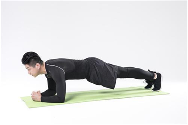 平板支撐姿勢(shì)不對(duì)的后果 平板支撐正確姿勢(shì) 平板支撐姿勢(shì)不對(duì)的后果 平板支撐正確姿勢(shì)